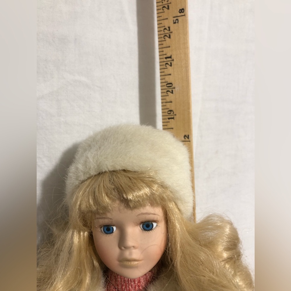 Porcelain doll - Picture 7 of 7